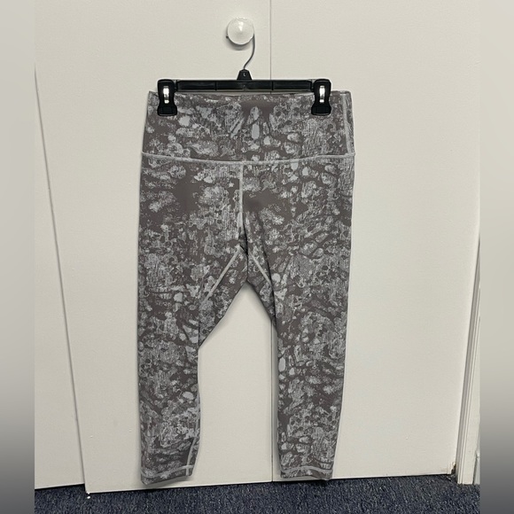 39. Lululemon Wunder Under High-Rise Crop 23” - Picture 3 of 7